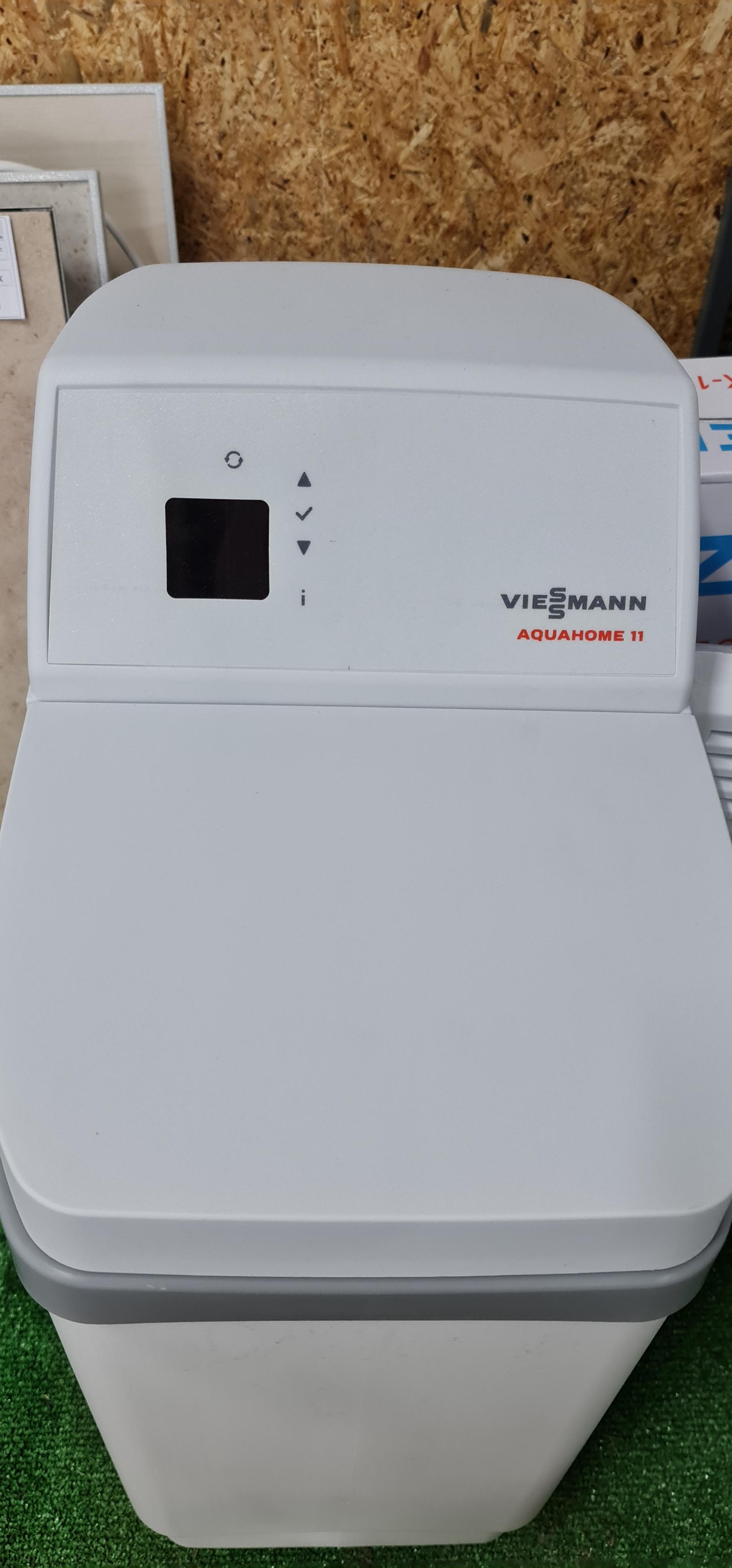 фото Станция умягчения воды Viessmann Aquahome 11 N